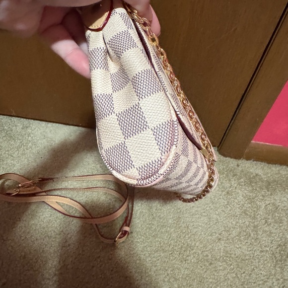 White Checkered Bag - Picture 2 of 6
